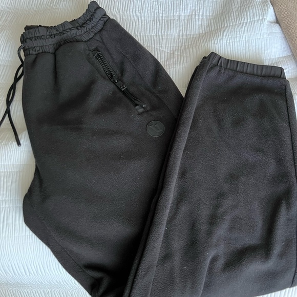 Vuori Black Aspen Jogger - Picture 3 of 5